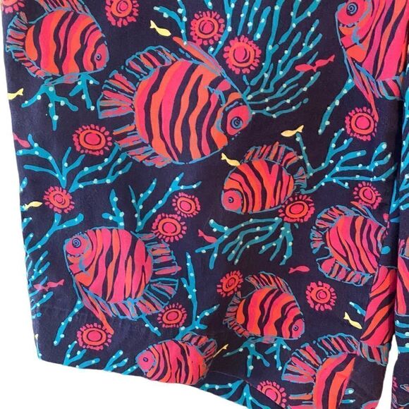 Lilly Pulitzer Sz 2 Blue Pink Coral & Fish Print Avenue Short Side Pockets Short - Picture 4 of 9